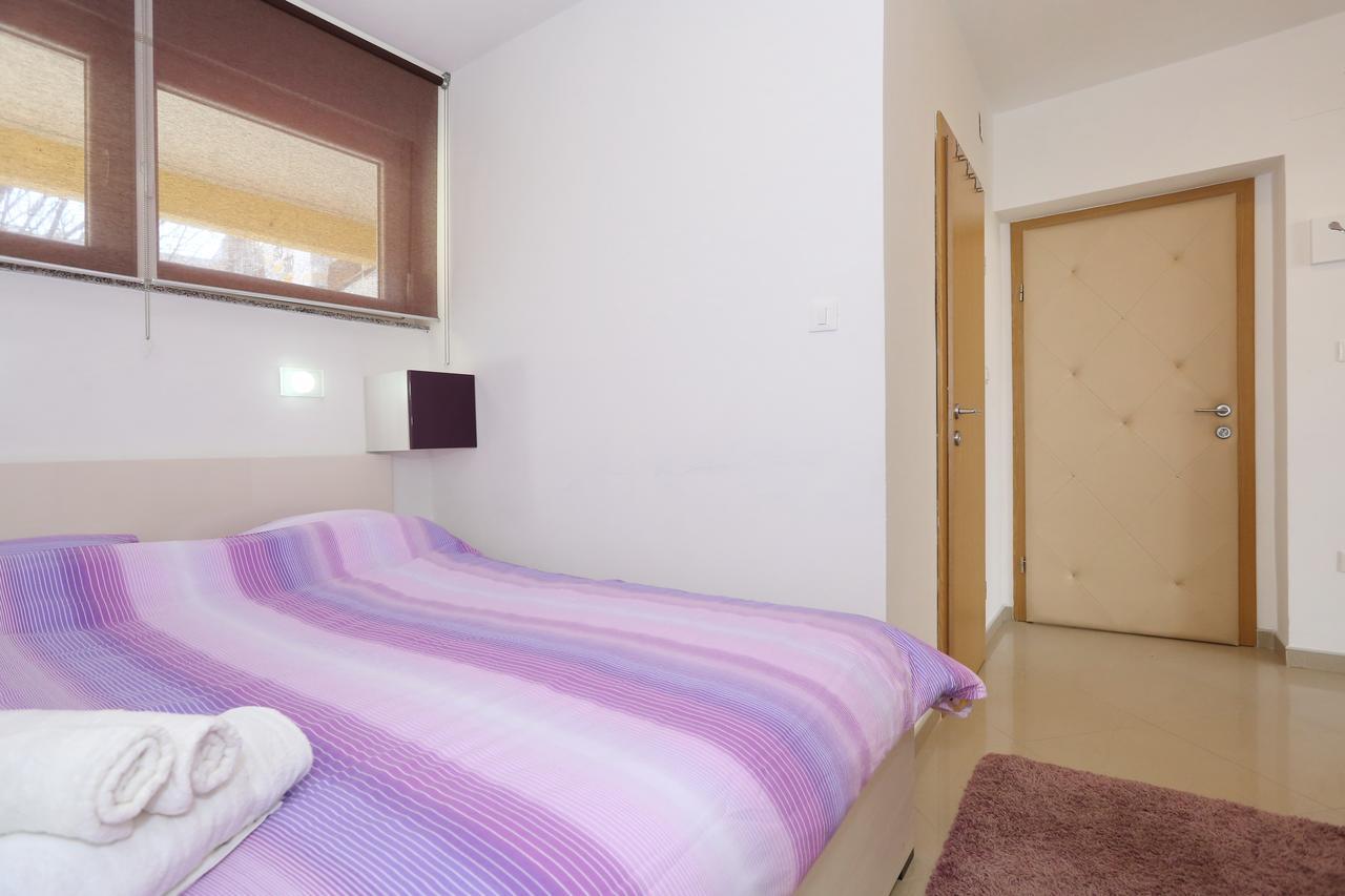 Town Center Apartments ザダル エクステリア 写真